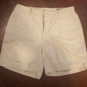 VINEYARD VINES. Men’s Khaki Size 32 Club Shorts